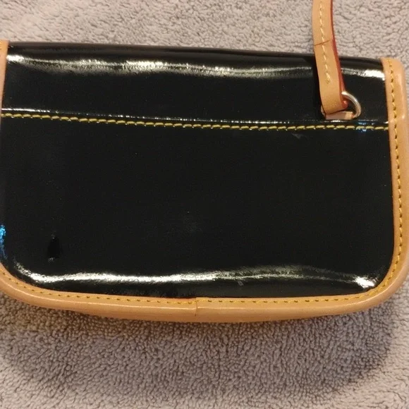 Dooney & Bourke Black And Tan Clip on Wallet - Picture 5 of 6